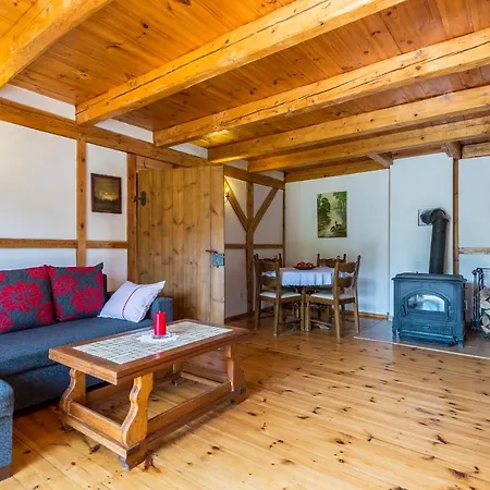 Lesniczowka Salamandra Apartment *